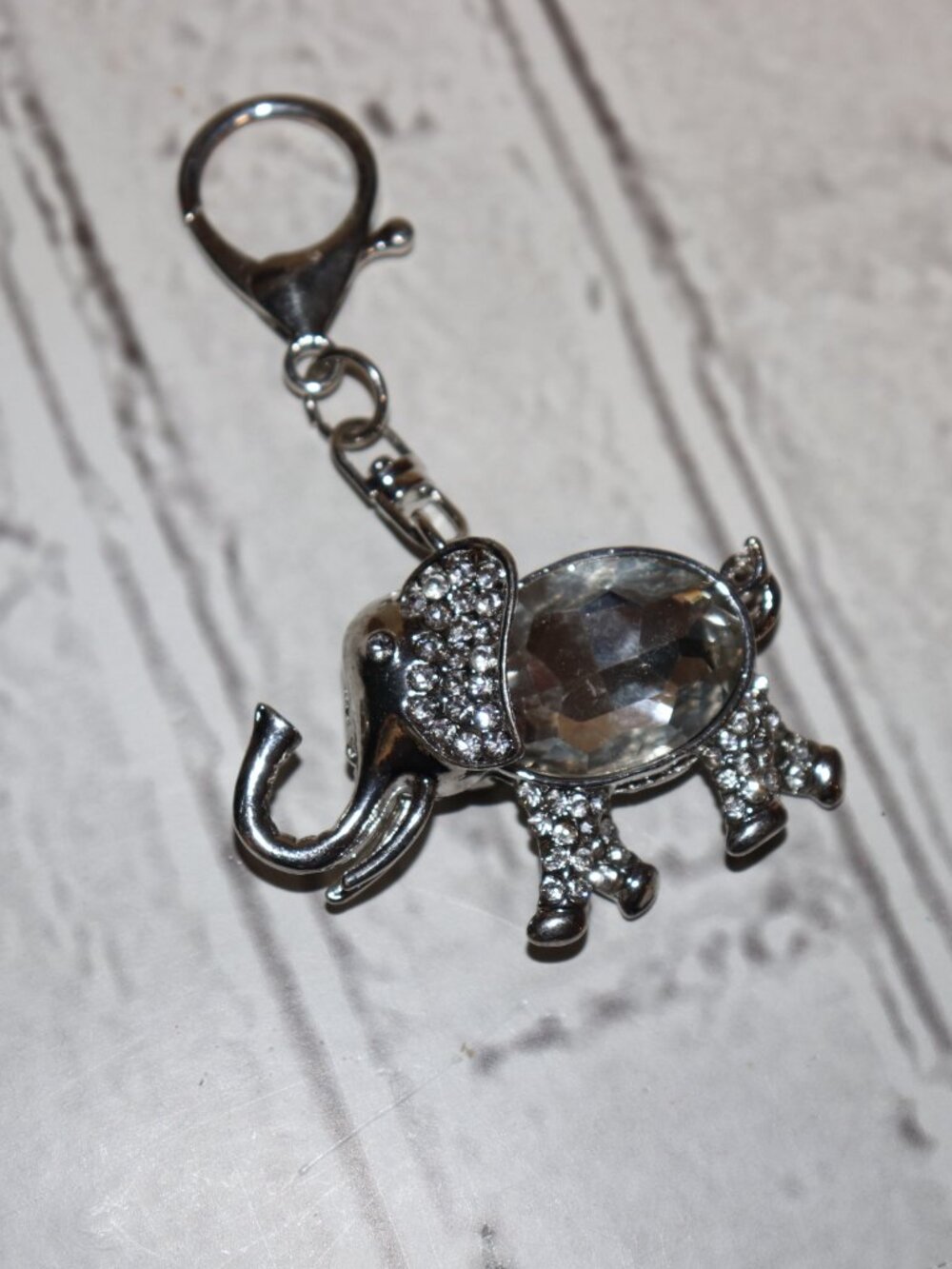 🐘✨ Elephant Rhinestone Keychain · 4" Tall - Picture 3 of 4